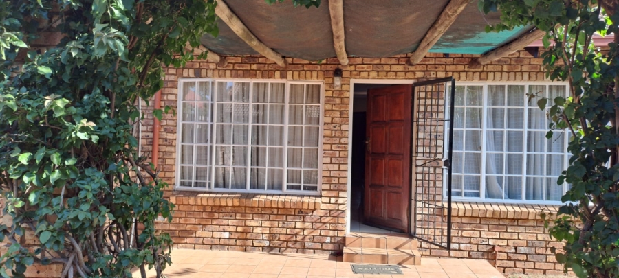 2 Bedroom Property for Sale in Amandasig Gauteng