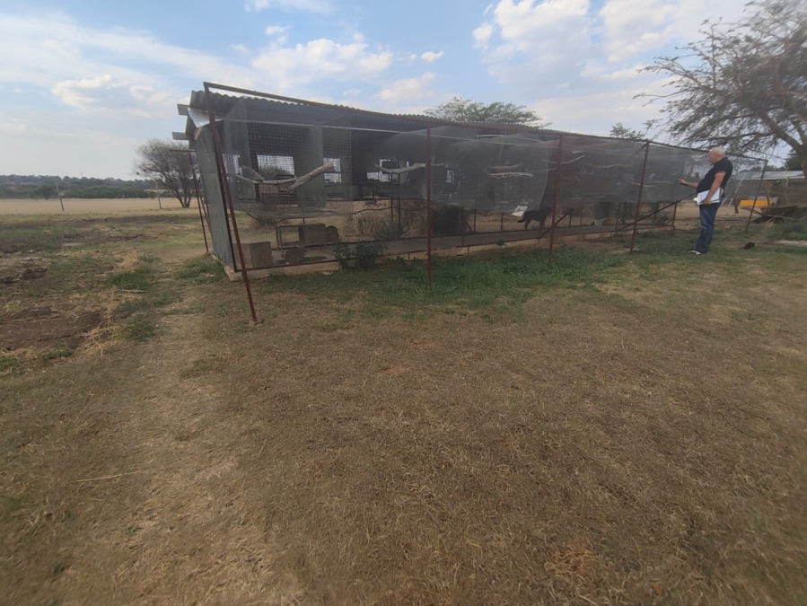 Commercial Property for Sale in Haakdoornboom AH Gauteng