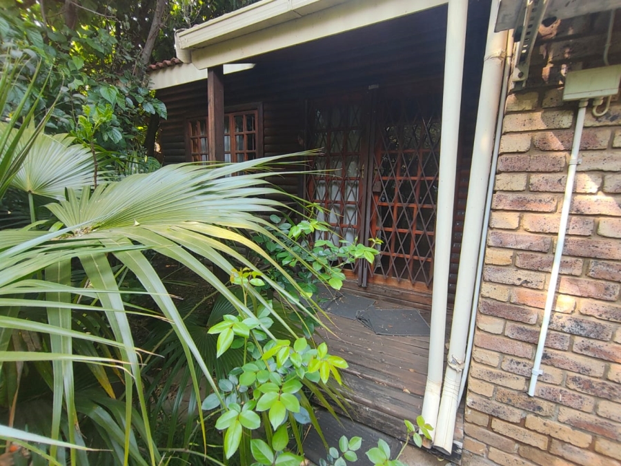 4 Bedroom Property for Sale in Waverley Gauteng
