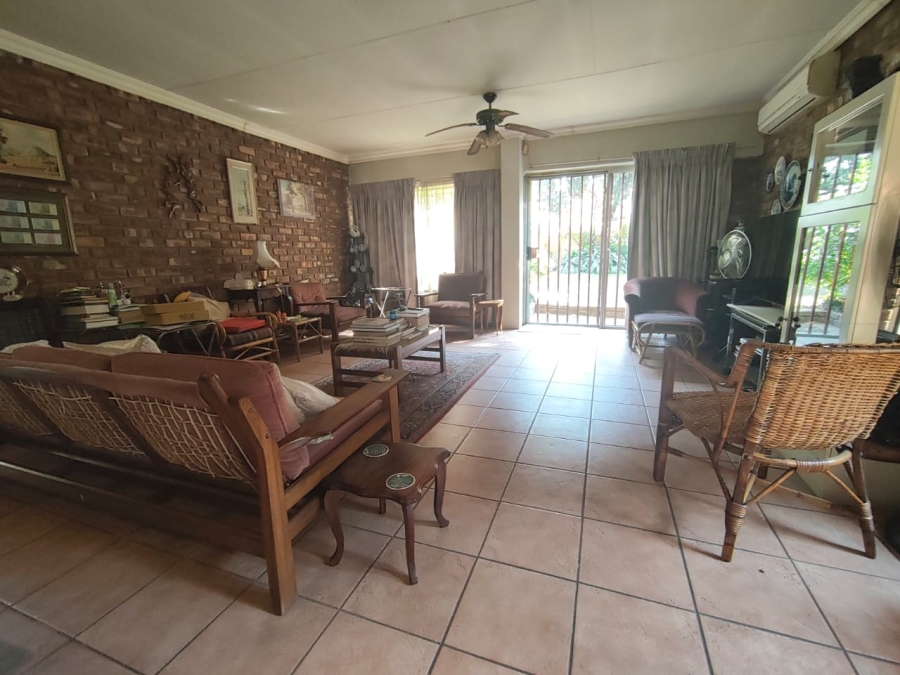4 Bedroom Property for Sale in Waverley Gauteng