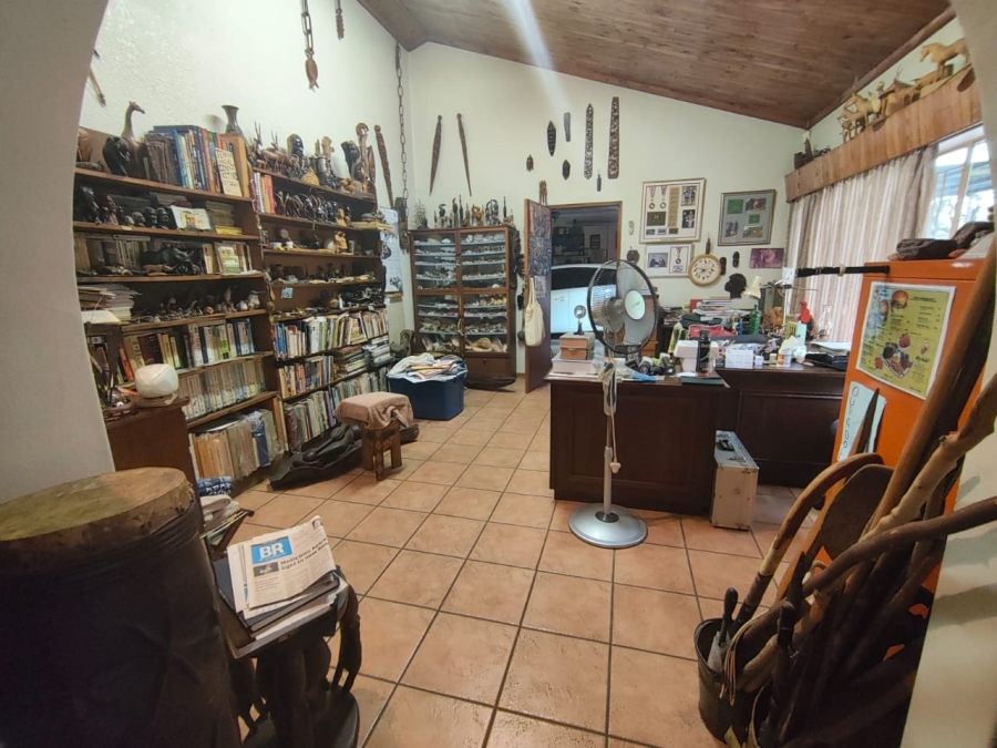 4 Bedroom Property for Sale in Waverley Gauteng