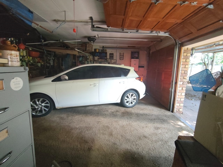 4 Bedroom Property for Sale in Waverley Gauteng