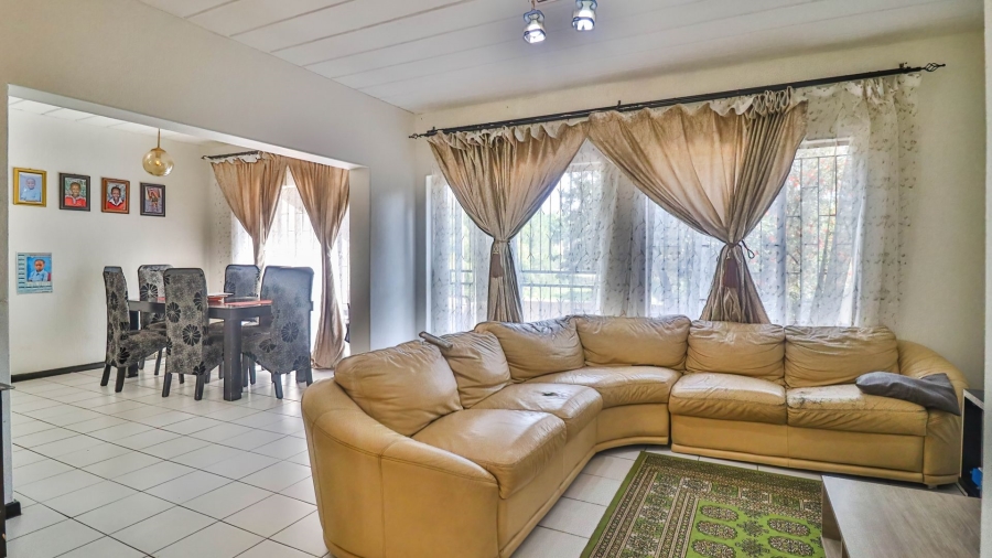 3 Bedroom Property for Sale in Corlett Gardens Gauteng