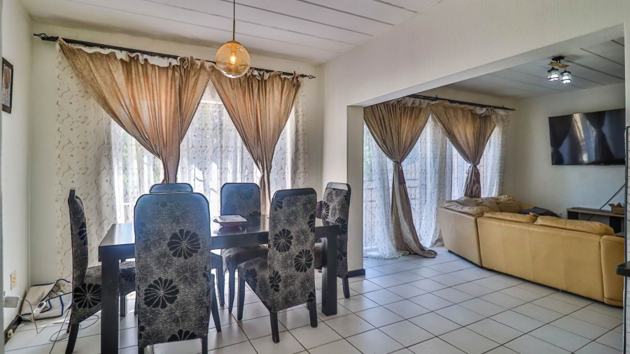 3 Bedroom Property for Sale in Corlett Gardens Gauteng