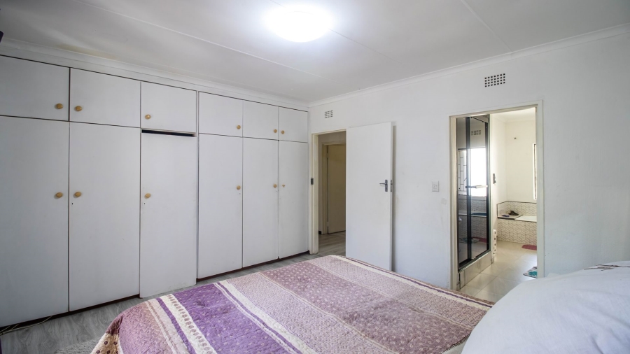 3 Bedroom Property for Sale in Corlett Gardens Gauteng