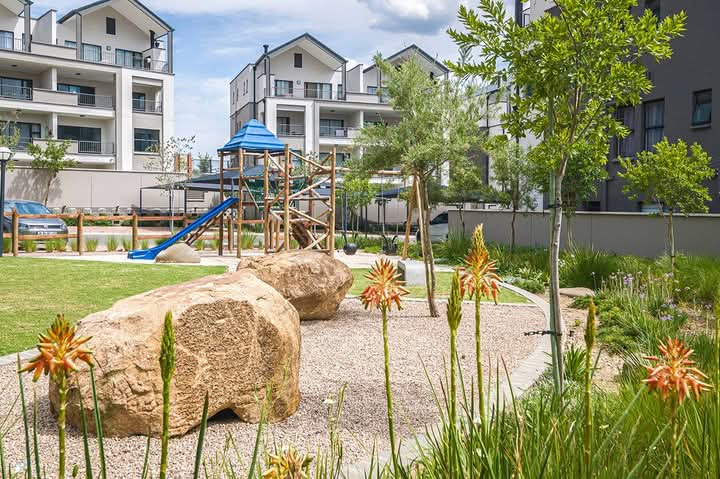 2 Bedroom Property for Sale in Waterfall Country Village Gauteng