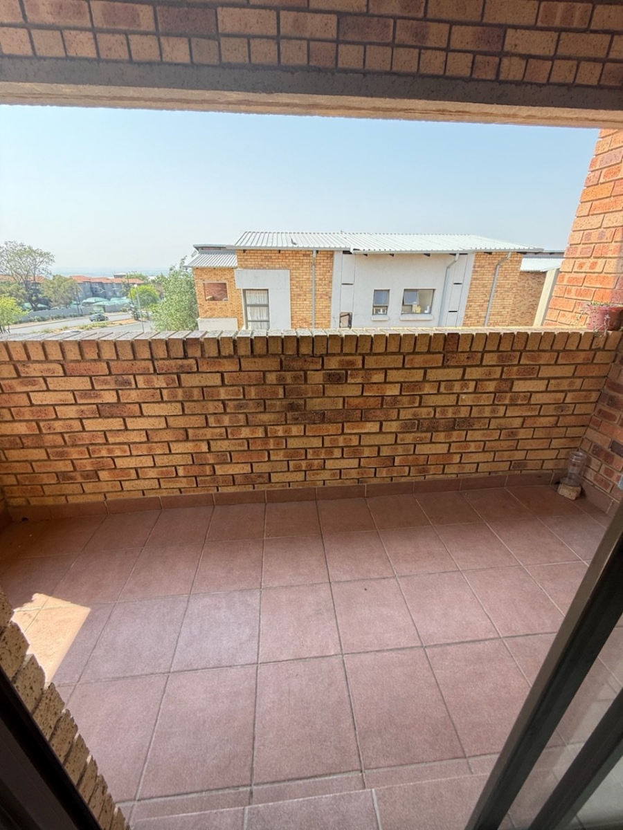 To Let 2 Bedroom Property for Rent in Northwold Gauteng