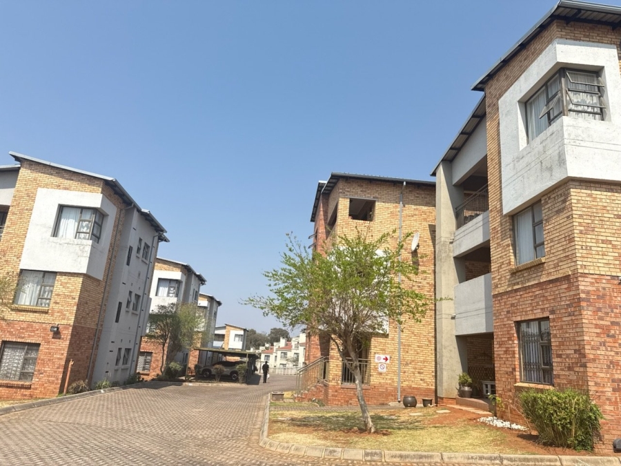 To Let 2 Bedroom Property for Rent in Northwold Gauteng