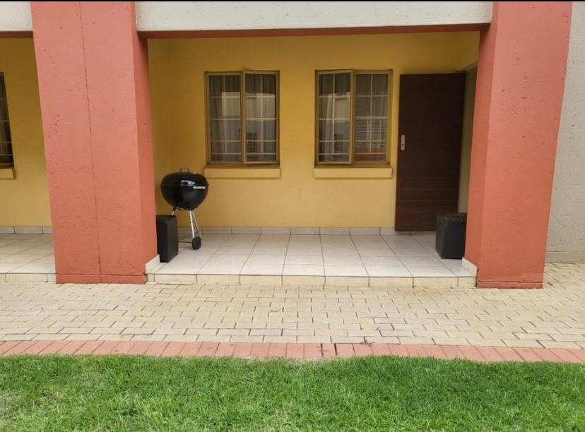 To Let  Bedroom Property for Rent in Monavoni Gauteng