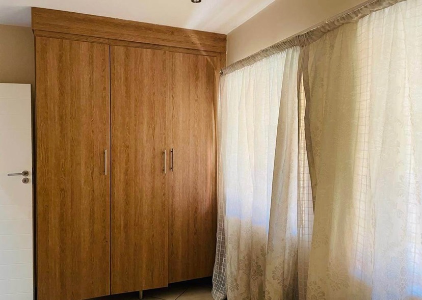 To Let  Bedroom Property for Rent in Monavoni Gauteng
