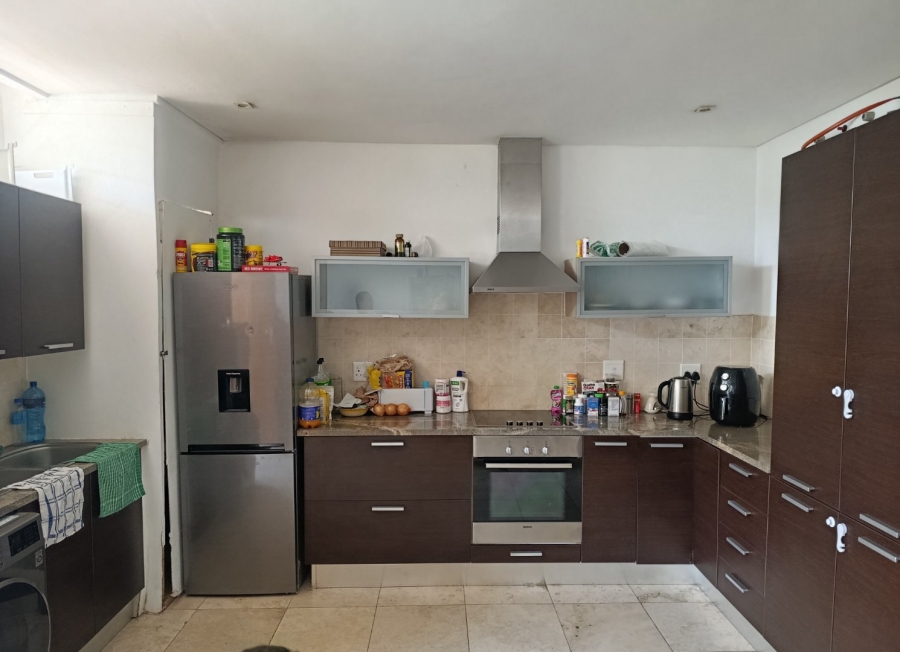 To Let 2 Bedroom Property for Rent in Illovo Gauteng