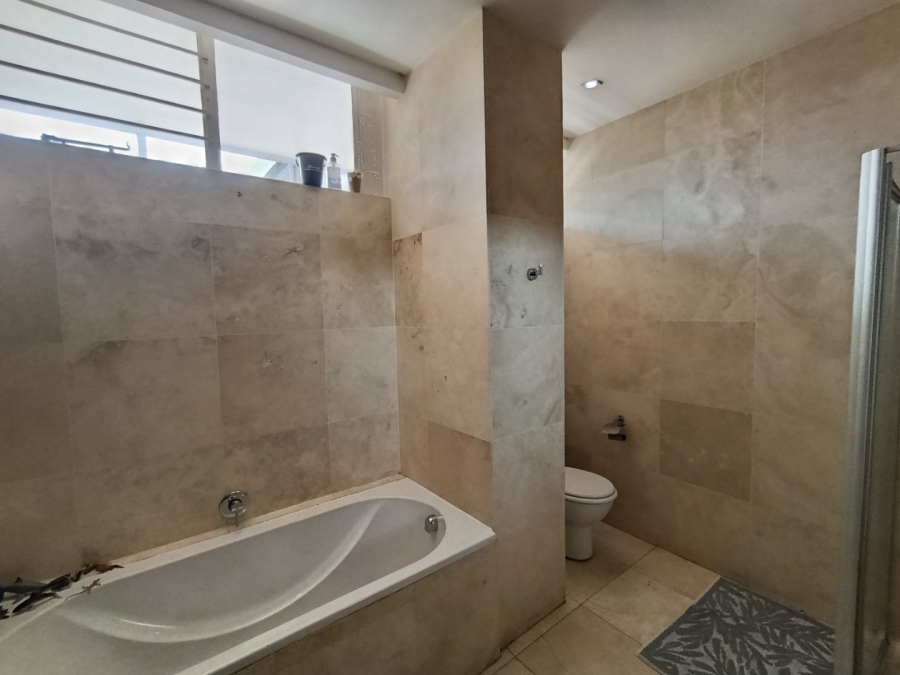 To Let 2 Bedroom Property for Rent in Illovo Gauteng