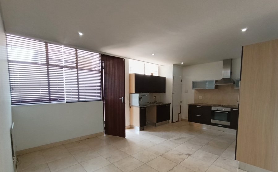 To Let 2 Bedroom Property for Rent in Illovo Gauteng