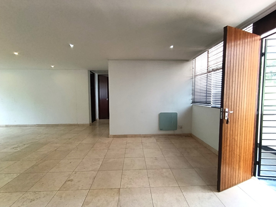 To Let 2 Bedroom Property for Rent in Illovo Gauteng