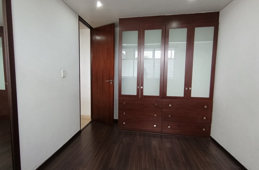 To Let 2 Bedroom Property for Rent in Illovo Gauteng