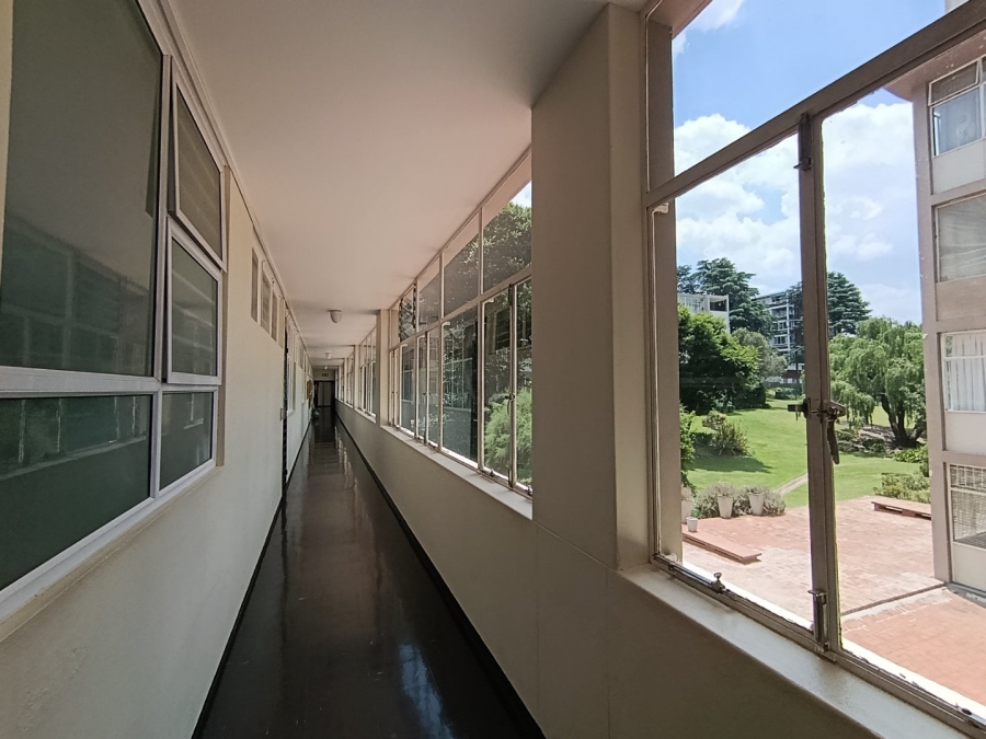 To Let 2 Bedroom Property for Rent in Illovo Gauteng