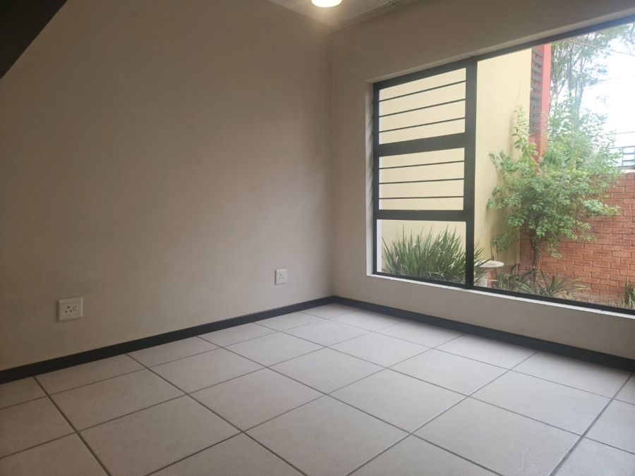 2 Bedroom Property for Sale in Douglasdale Gauteng