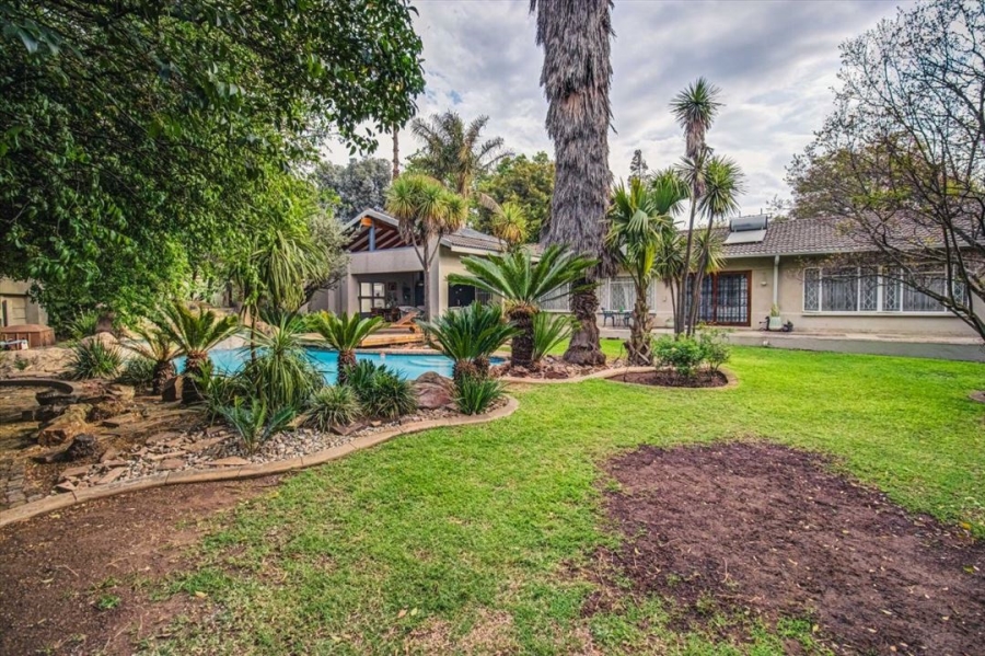 5 Bedroom Property for Sale in Aston Manor Gauteng