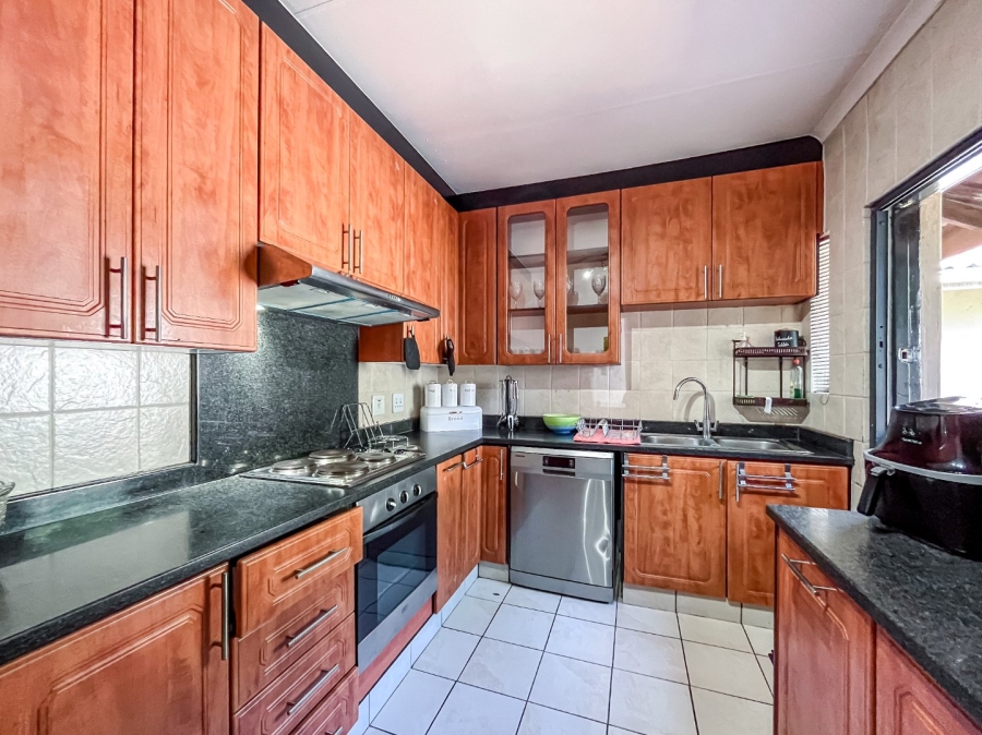 3 Bedroom Property for Sale in Mondeor Gauteng