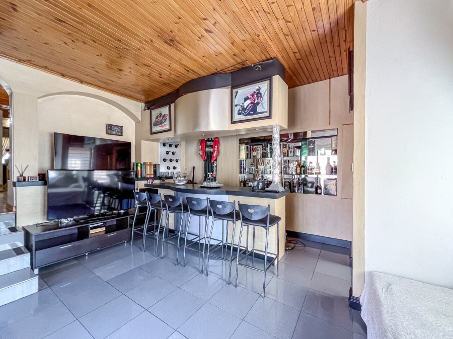 3 Bedroom Property for Sale in Mondeor Gauteng