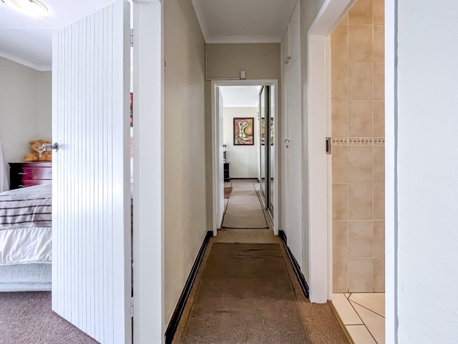 3 Bedroom Property for Sale in Mondeor Gauteng