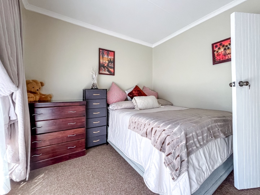 3 Bedroom Property for Sale in Mondeor Gauteng