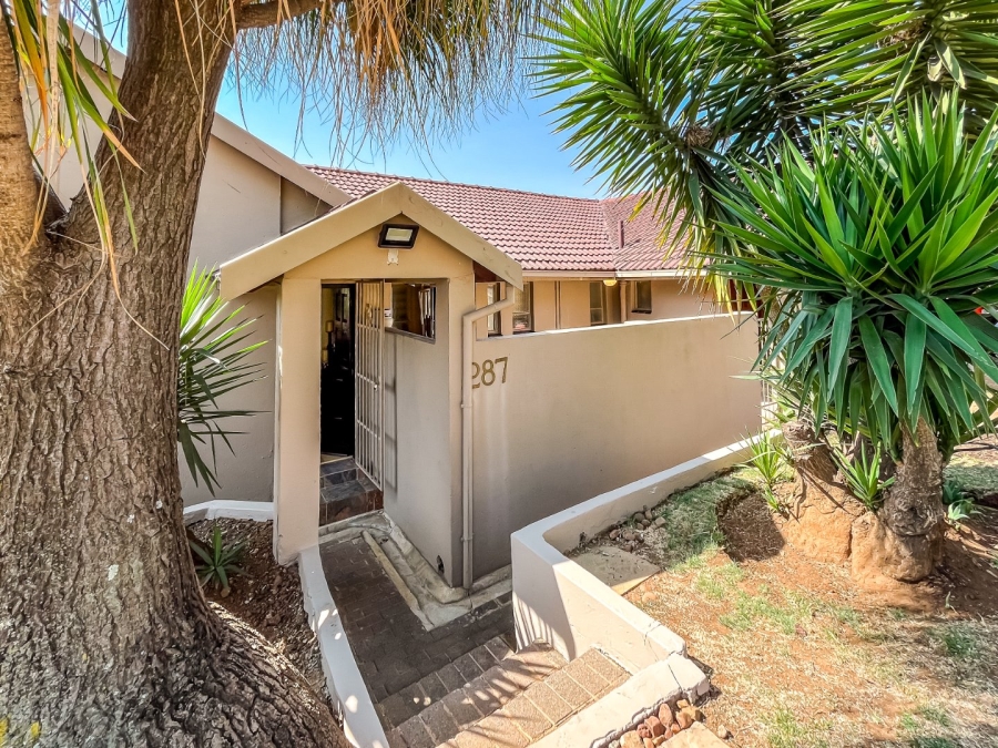 3 Bedroom Property for Sale in Mondeor Gauteng