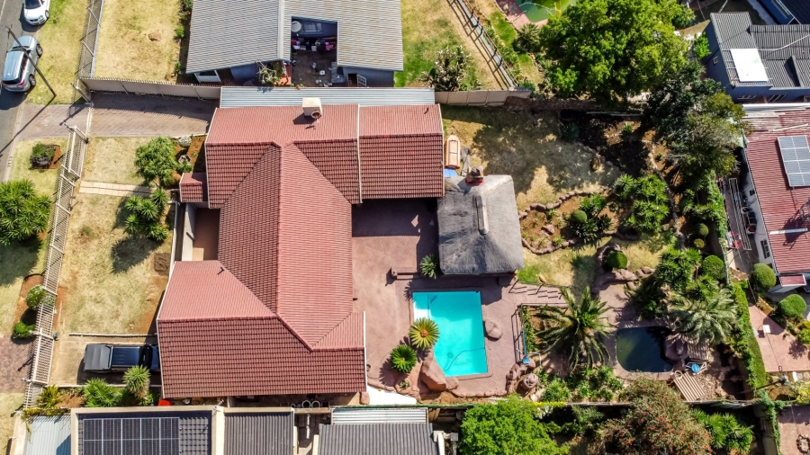 3 Bedroom Property for Sale in Mondeor Gauteng