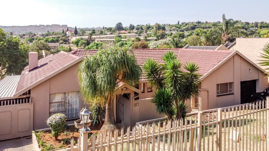 3 Bedroom Property for Sale in Mondeor Gauteng