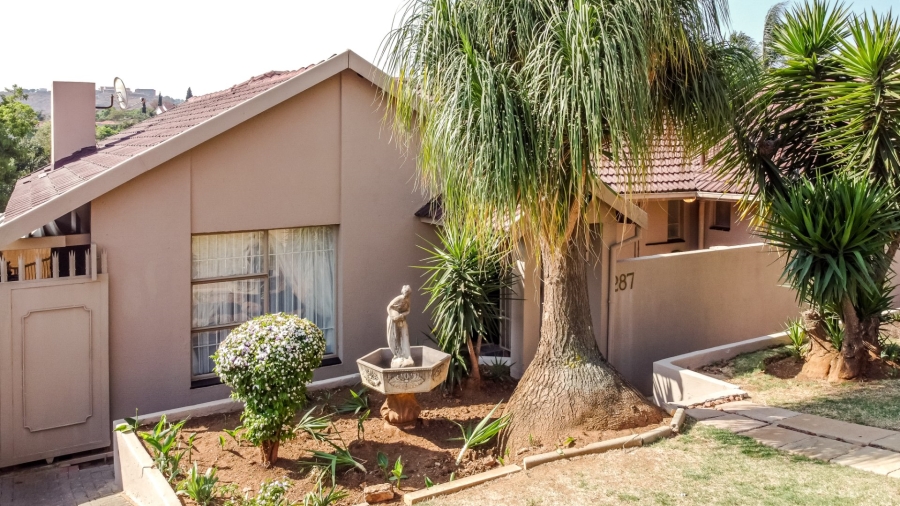 3 Bedroom Property for Sale in Mondeor Gauteng