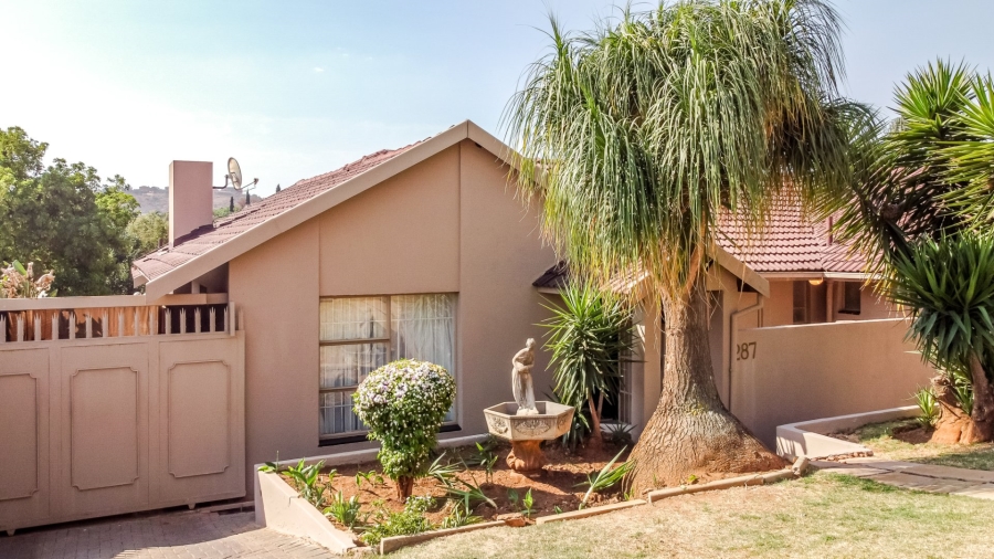 3 Bedroom Property for Sale in Mondeor Gauteng