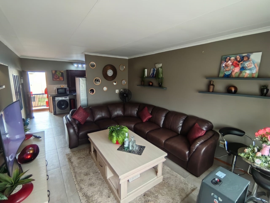 2 Bedroom Property for Sale in Hesteapark Gauteng