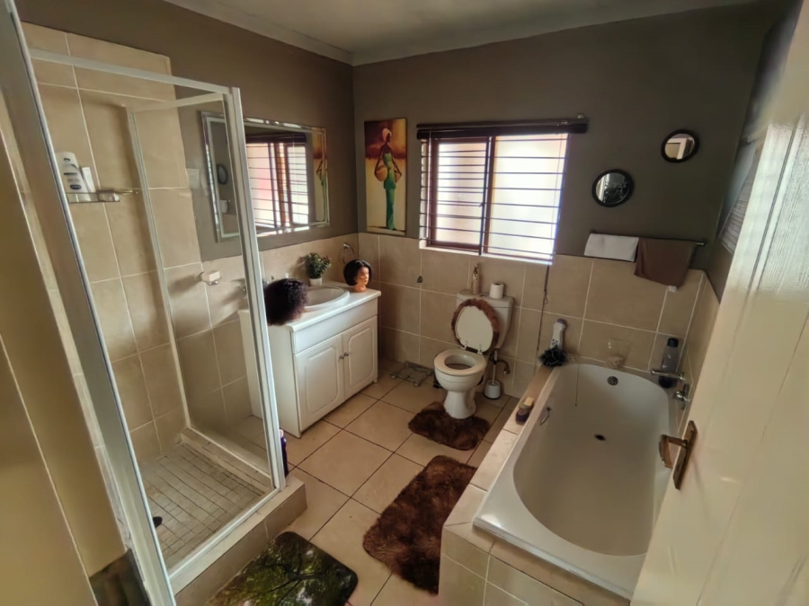 2 Bedroom Property for Sale in Hesteapark Gauteng