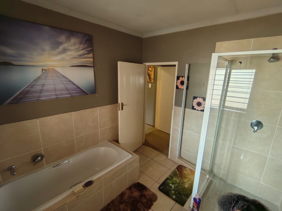 2 Bedroom Property for Sale in Hesteapark Gauteng