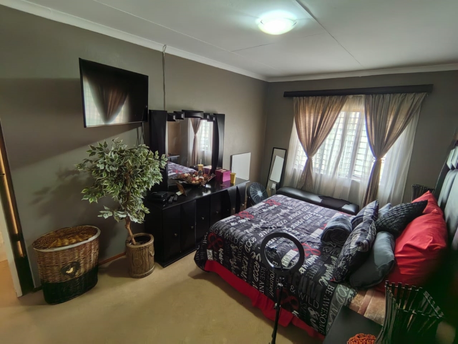 2 Bedroom Property for Sale in Hesteapark Gauteng