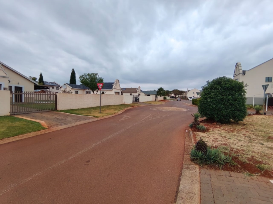 2 Bedroom Property for Sale in Hesteapark Gauteng