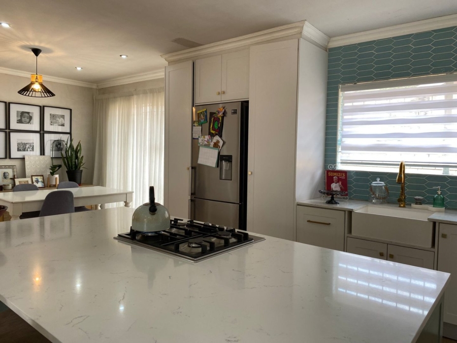 3 Bedroom Property for Sale in Wilro Park Gauteng