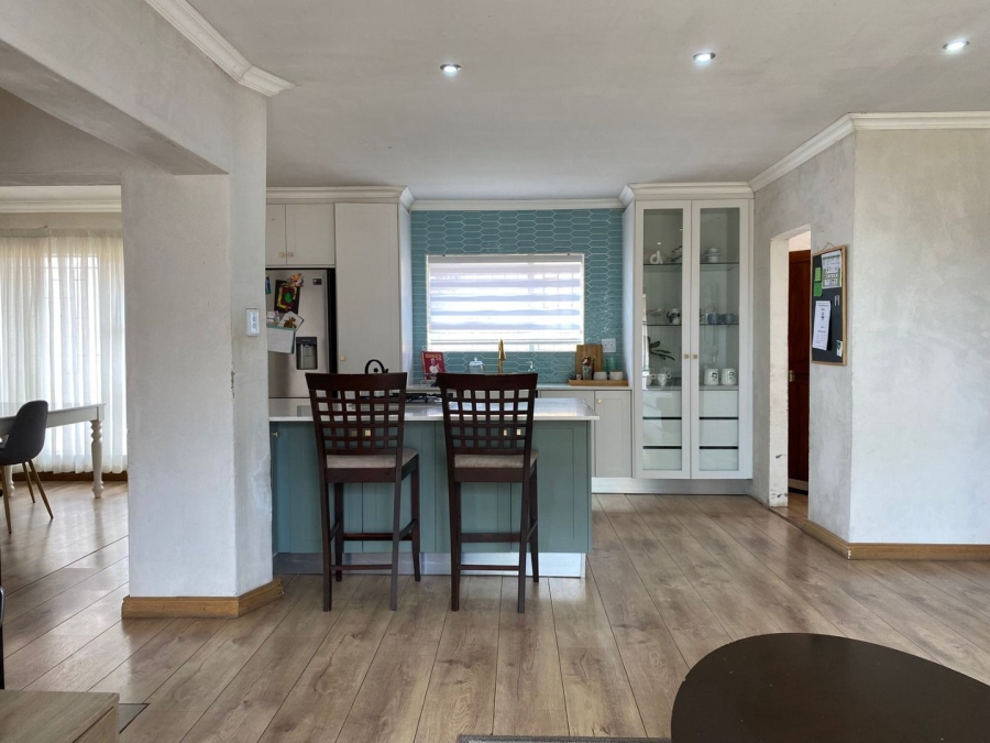 3 Bedroom Property for Sale in Wilro Park Gauteng