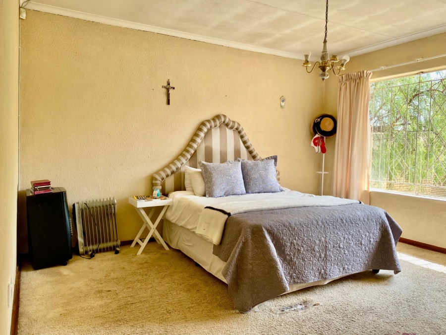 3 Bedroom Property for Sale in Wilro Park Gauteng