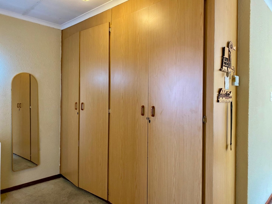 3 Bedroom Property for Sale in Wilro Park Gauteng