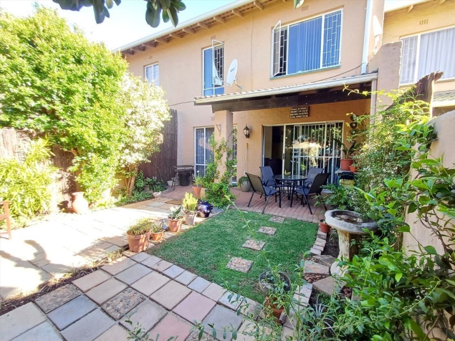 3 Bedroom Property for Sale in Aston Manor Gauteng