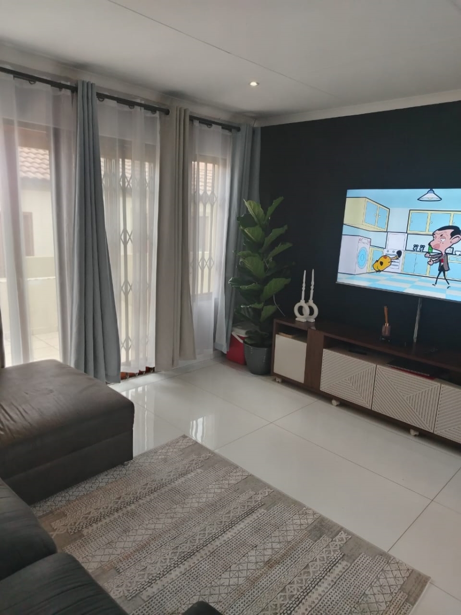 3 Bedroom Property for Sale in Kosmosdal Gauteng