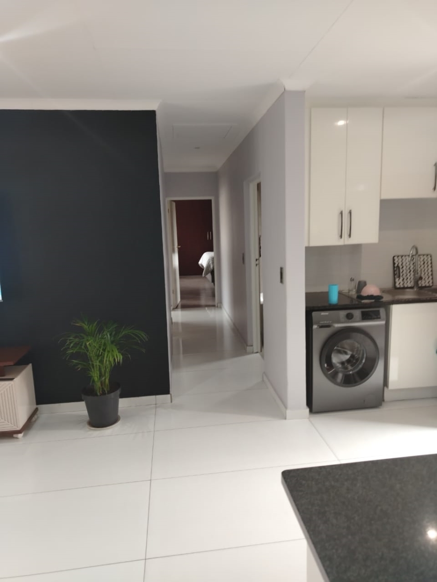 3 Bedroom Property for Sale in Kosmosdal Gauteng