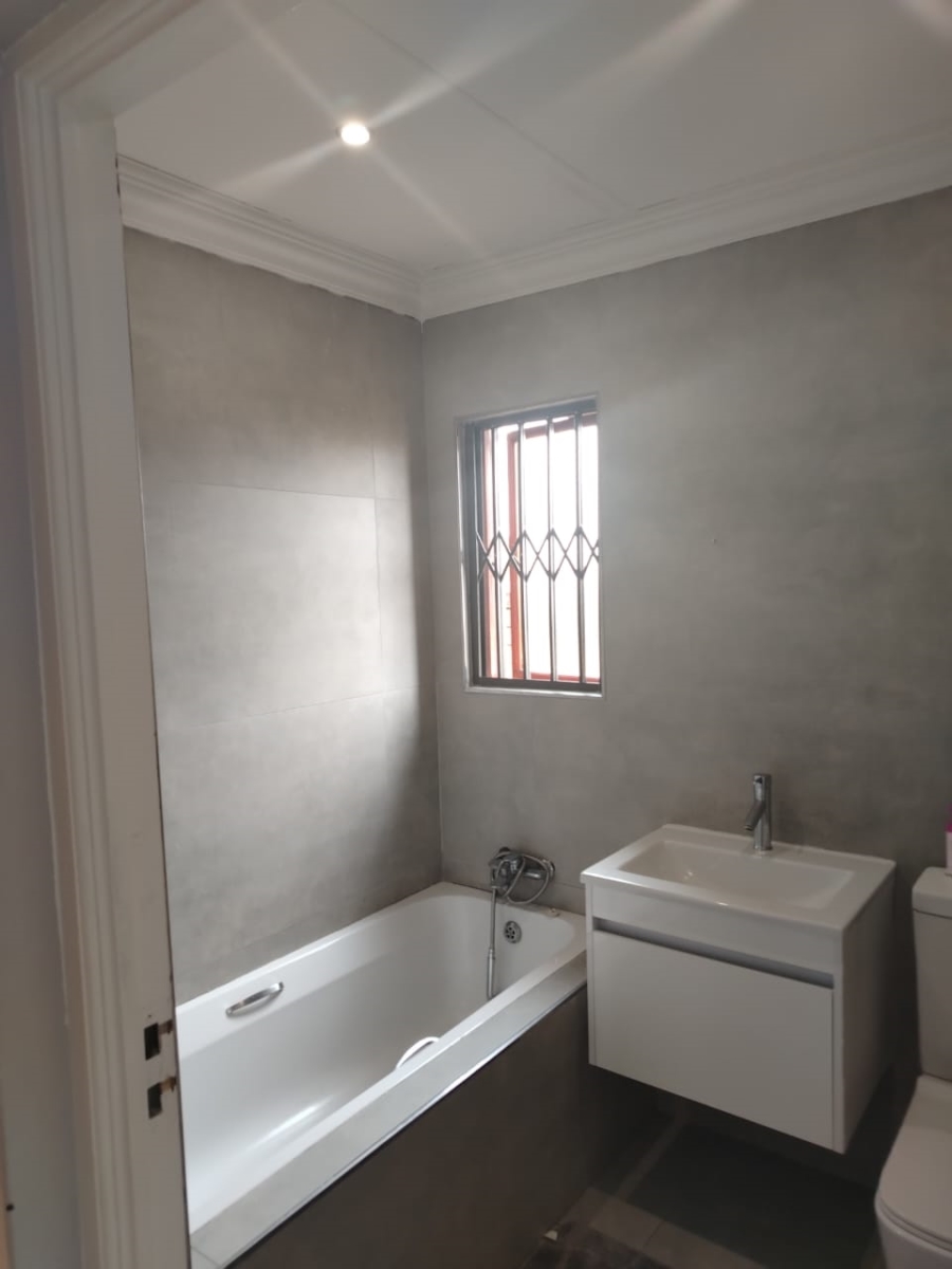 3 Bedroom Property for Sale in Kosmosdal Gauteng