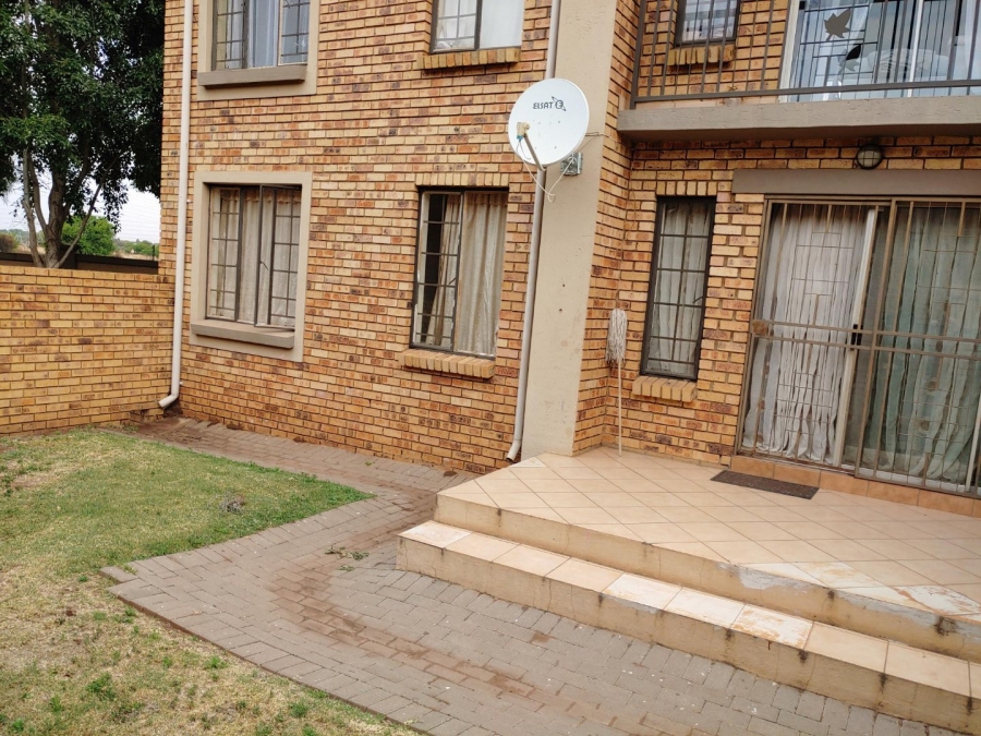 2 Bedroom Property for Sale in Highveld Gauteng