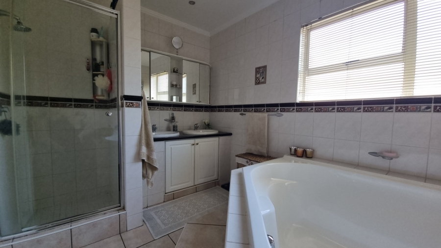 4 Bedroom Property for Sale in Brentwood Gauteng