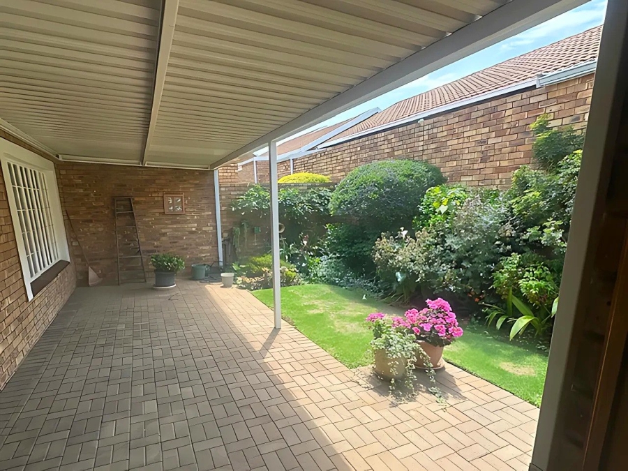 2 Bedroom Property for Sale in Wilro Park Gauteng