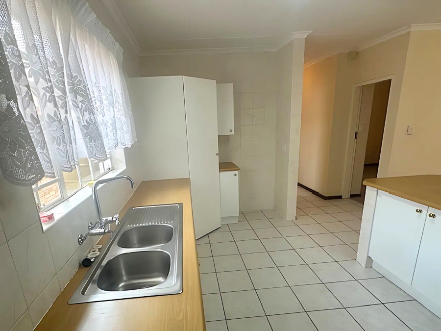 2 Bedroom Property for Sale in Wilro Park Gauteng