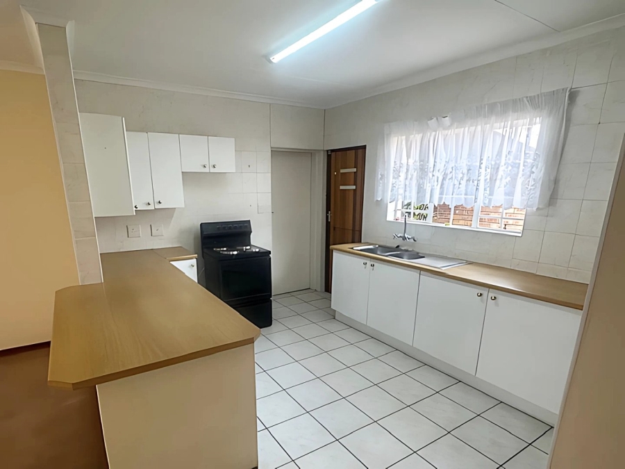 2 Bedroom Property for Sale in Wilro Park Gauteng