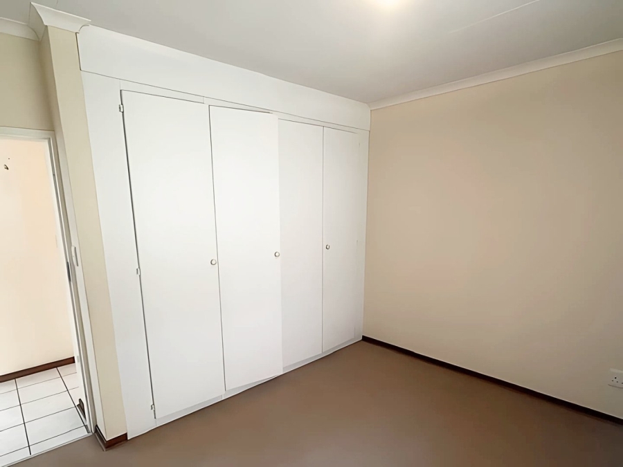 2 Bedroom Property for Sale in Wilro Park Gauteng